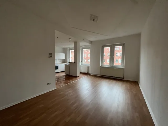 Renovierte 5-Zimmer-Wohnung mit Balkon nahe Franz-Neumann-Platz — photo 1